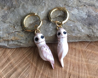 Barn owls small hoop earrings, light birds clay earrings, birds small hoops,