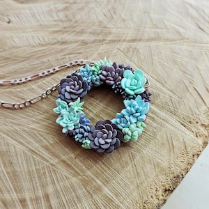 Little succulent wreath - Multicolor succulent - Floral Wreath Necklace - Polymer clay jewelry - Succulent pendant - Round Succulent Wreath