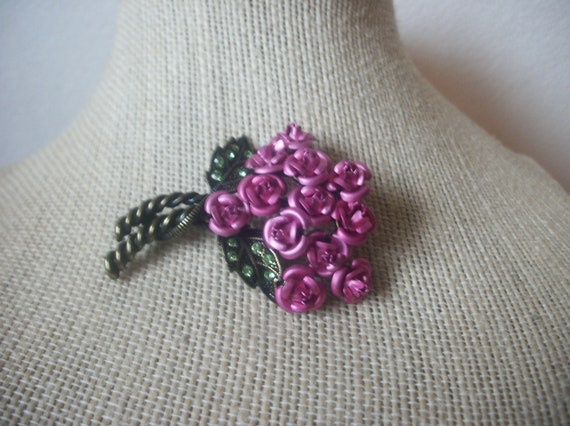 Vintage Jewelry Signed AVON Bronze Tone Pink Enam… - image 1