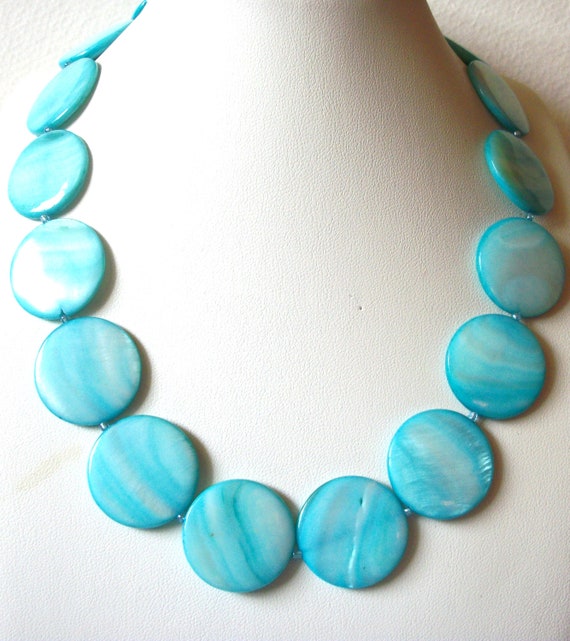 Chunky Retro Blue Dyed Shell Necklace 72017  - image 2