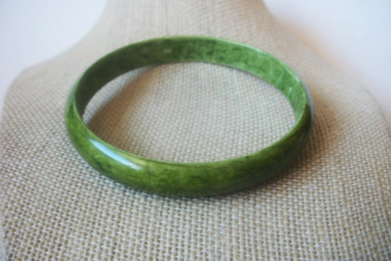 Retro Olive Green Marbleized Plastic Bangle Brace… - image 1
