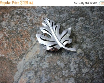 ON SALE Vintage Shiny Silver Tone Metal Leaf Pin 81916