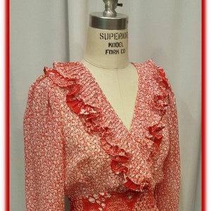 Woman&#39;s 1970&#39;s 1980&#39;s Vintage Tomato Red and White Day Dress ~ Great Spring to Summer Dress ~ Made in USA