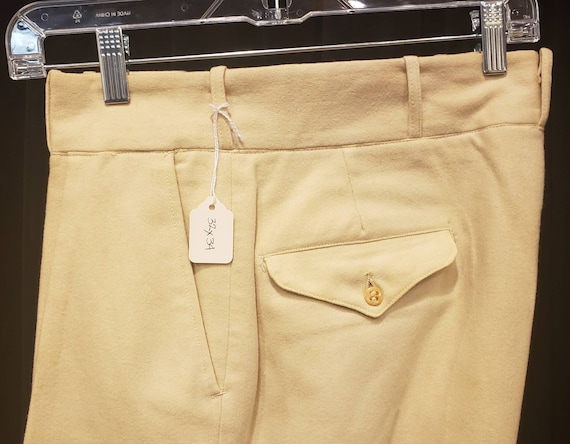 Vintage ~ Men's ~ Collegiate ~ Campus ~ Cream Flan