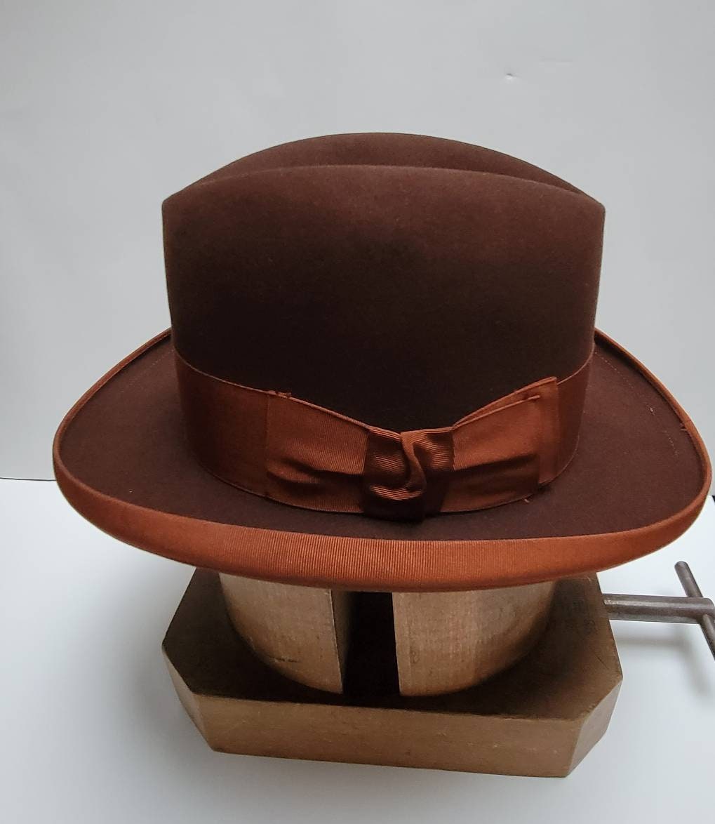 Vintage Mens Beautiful Dobbs Hat 