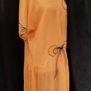 Vintage ~ Womens ~ Cotton ~ 1920s to 1930s ~ House Dress ~ Gatsby ~ Theater ~ Film ~ Wonderful Embroidery ~ Beautiful Peach ~ Wearable Size