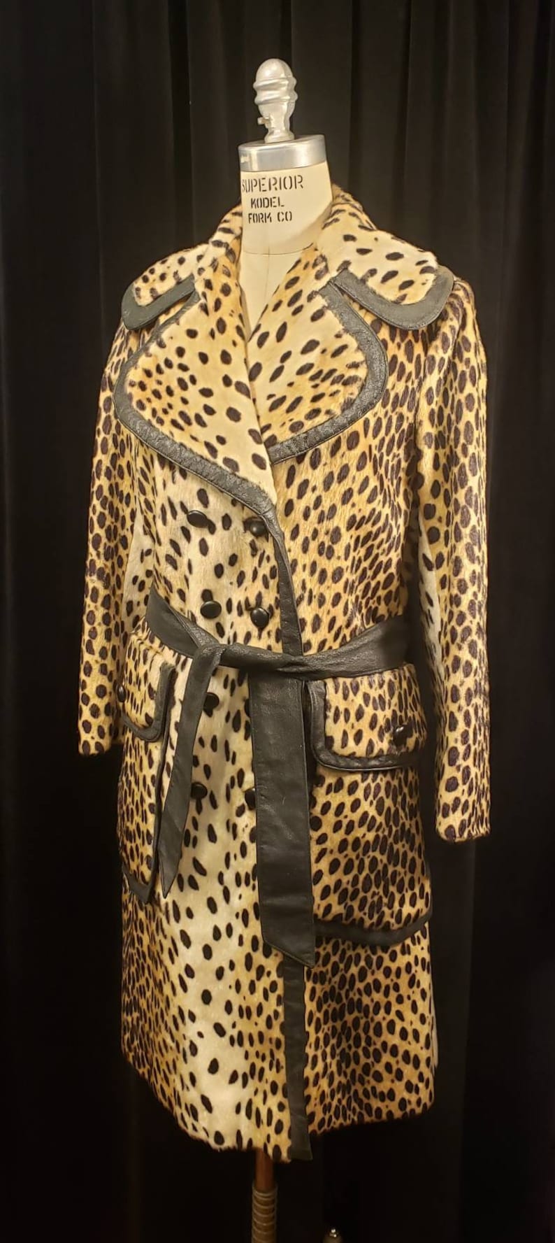 Women/'s ~ Faux ~ Leopard ~ Coat ~ 1960/'s ~ 1970/'s ~ See Colors in Photo/'s ~ Wonderful Cold Weather Coat ~ Overcoat ~ WOW!!!