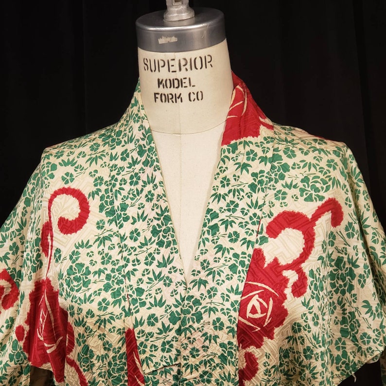 Women/'s ~ Vintage ~ Kimono ~ Bold ~ 1960/'s ~ 1970/'s ~ Dress ~ Robe ~ Amazing ~ Stunning ~ Silk ~ Incredible ~ Red Carpet ~ Unisex ~ Roses