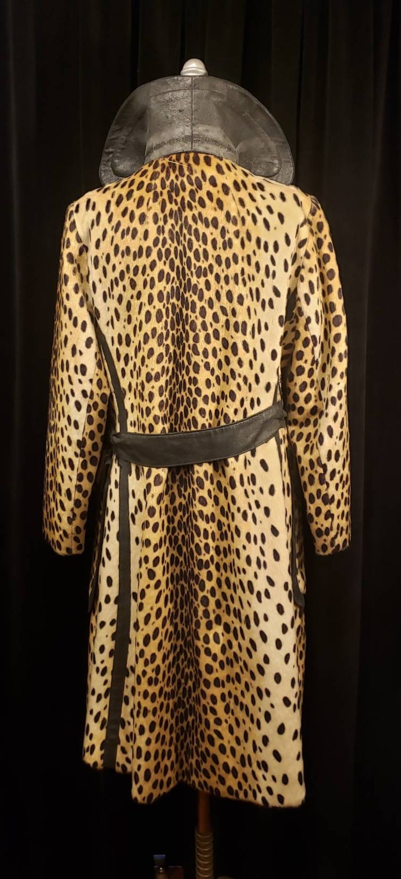 Women/'s ~ Faux ~ Leopard ~ Coat ~ 1960/'s ~ 1970/'s ~ See Colors in Photo/'s ~ Wonderful Cold Weather Coat ~ Overcoat ~ WOW!!!