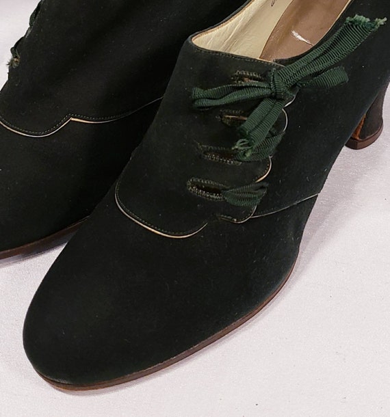Vintage Women's ~ Incredible ~ Suede ~ Lace up ~ Shoes