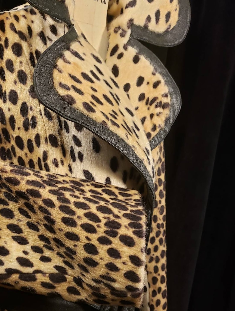 Women/'s ~ Faux ~ Leopard ~ Coat ~ 1960/'s ~ 1970/'s ~ See Colors in Photo/'s ~ Wonderful Cold Weather Coat ~ Overcoat ~ WOW!!!