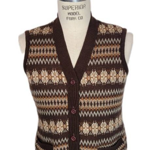 Vintage ~ Unisex ~ Men's or Women's ~ Sweater Vest ~ Heavy ~ Cute Design ~ Great Sweater for a Special Someone! Great Colors