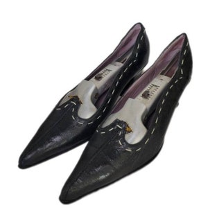 Vintage ~ Femmes ~ Deadstock ~ Black ~ Wicked ~ Slip On ~ NOS ~ Cuir souple ~ Fluevog ~ Hooked Heel ~ Witchy ~ Wow !!! NON PORTÉE