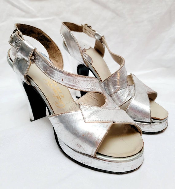 Women's ~ Vintage ~ Silver ~ Platform Heels ~ Peep