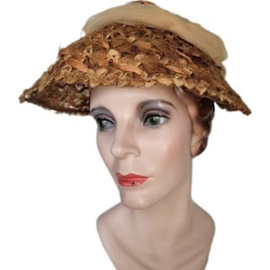 Vintage ~ Women&#39;s ~ Fascinator ~ Colorful ~ Topper ~ Beautiful ~ Tilt ~ Amazing Hat