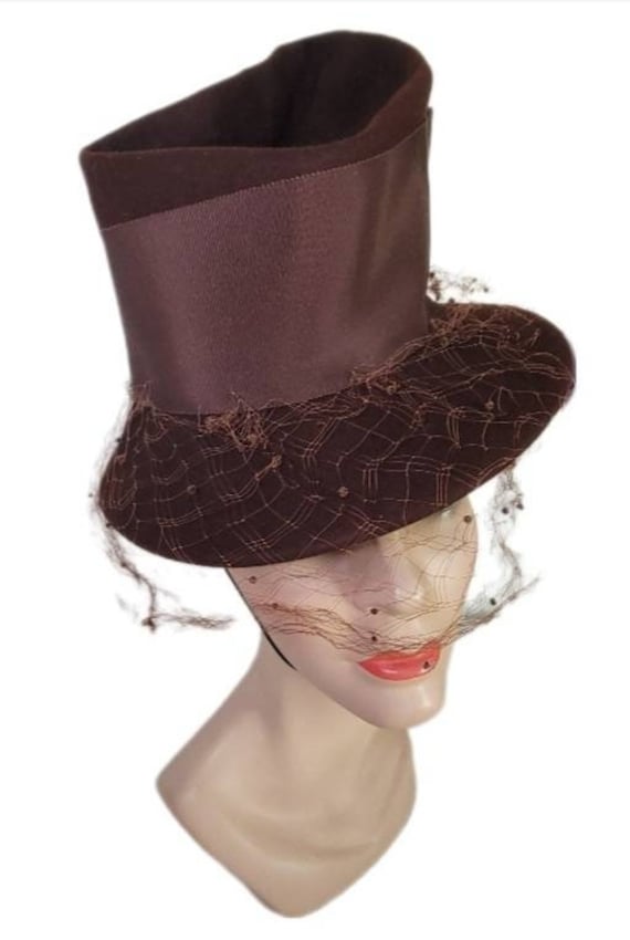 Vintage ~ Womens ~ Rich Brown ~ Hat ~ 1930's ~ 194