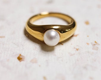 Jocelyn Gold Pearl Signet Ring, Gold Pearl Pinky Ring, Dainty Stacking Ring Gift for Her