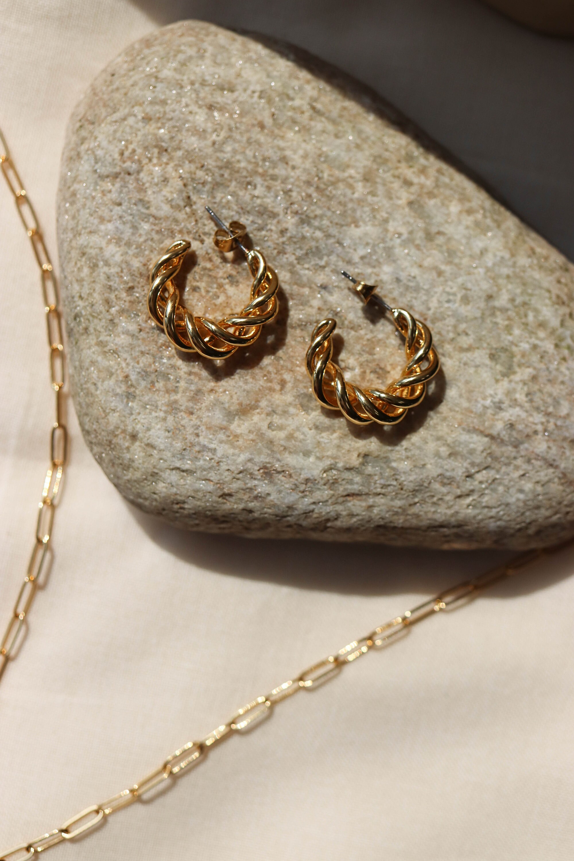 Harper Twist DNA Gold Hoop Earrings Vintage Gold Parisian Etsy 日本