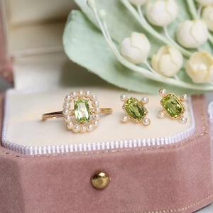 Daphne Peridot Freshwater Pearl Gold Vermeil Ring, Natural Green Quartz Solitaire Gold Ring, Gift for Her image 2