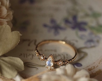 Reign Teardrop Moonstone Solitaire Gold Vermeil Ring, Vintage Dainty Moonstone Ring, Bridal Engagement Ring, Gift for Her