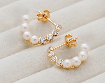 Rym Pearl Earrings