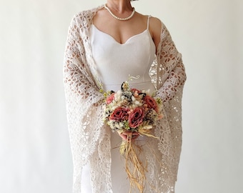Chal triangular de mohair color beige suave, chal de encaje para bodas, pareo de encaje hecho a mano.
