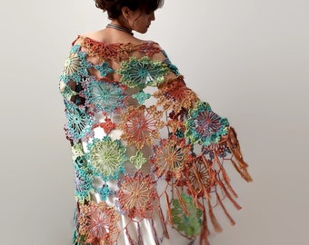 Chal bohemio multicolor, estola de encaje para la noche, bufanda con flecos hecha a mano.