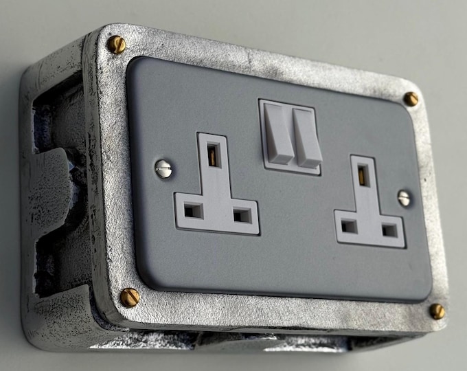 Grey Metal Clad Double Switched 13A Power Socket 230V 2 Gang 2G Cast Metal Industrial Conduit