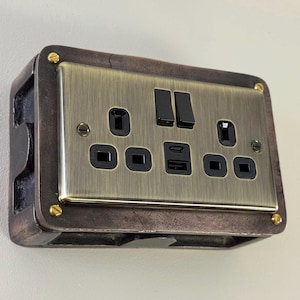Antique Brass Double Switched Antique Copper Solid Cast Metal Conduit 2-Gang Socket + 2 Outlet Type A & C USB Charger