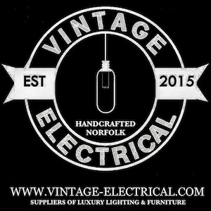 Puede incluir: Logotipo en blanco y negro de Vintage Electrical, establecido en 2015. El dise&ntilde;o presenta un emblema circular con las palabras "Vintage Electrical" y una ilustraci&oacute;n de una bombilla. Tambi&eacute;n se incluye el texto "Handcrafted Norfolk", junto con una direcci&oacute;n web.