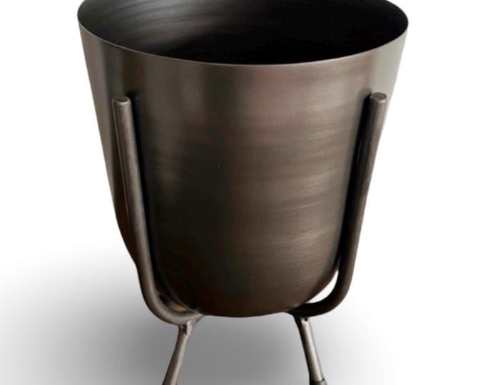 Maxlume ~ Pewter Grey Indoor Small Plant Pot & Stand Planter