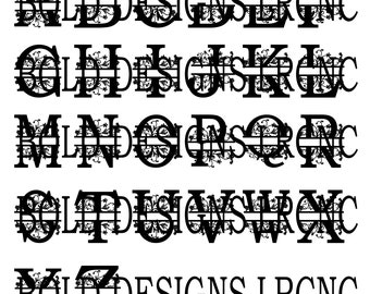 Könnte beinhalten: Eine schwarz-weiße Alphabetschrift mit dekorativen Verzierungen. Die Buchstaben sind in einem fetten, blockartigen Stil mit einer dekorativen Verzierung in der Mitte jedes Buchstabens. Die Schriftart heißt "Old Designs LRCNC".