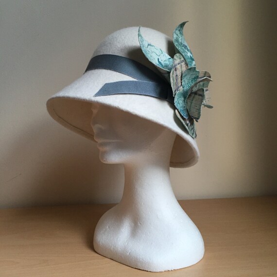 Ivory Felt Cloche Hat, Winter Cloche Hat, Flower Cloche Hat  display picture 1