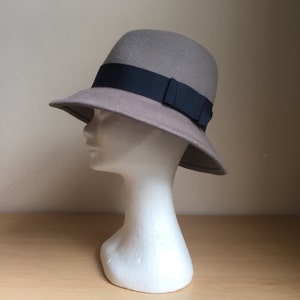 Womens and Mens Felt Trilby Fedora Hat, Classic Hat, Winter Hat, Grey Felt Fedora Hat With Dark Grey Petersham Band and Bow image 4