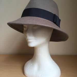 Womens and Mens Felt Trilby Fedora Hat, Classic Hat, Winter Hat, Grey Felt Fedora Hat With Dark Grey Petersham Band and Bow image 2