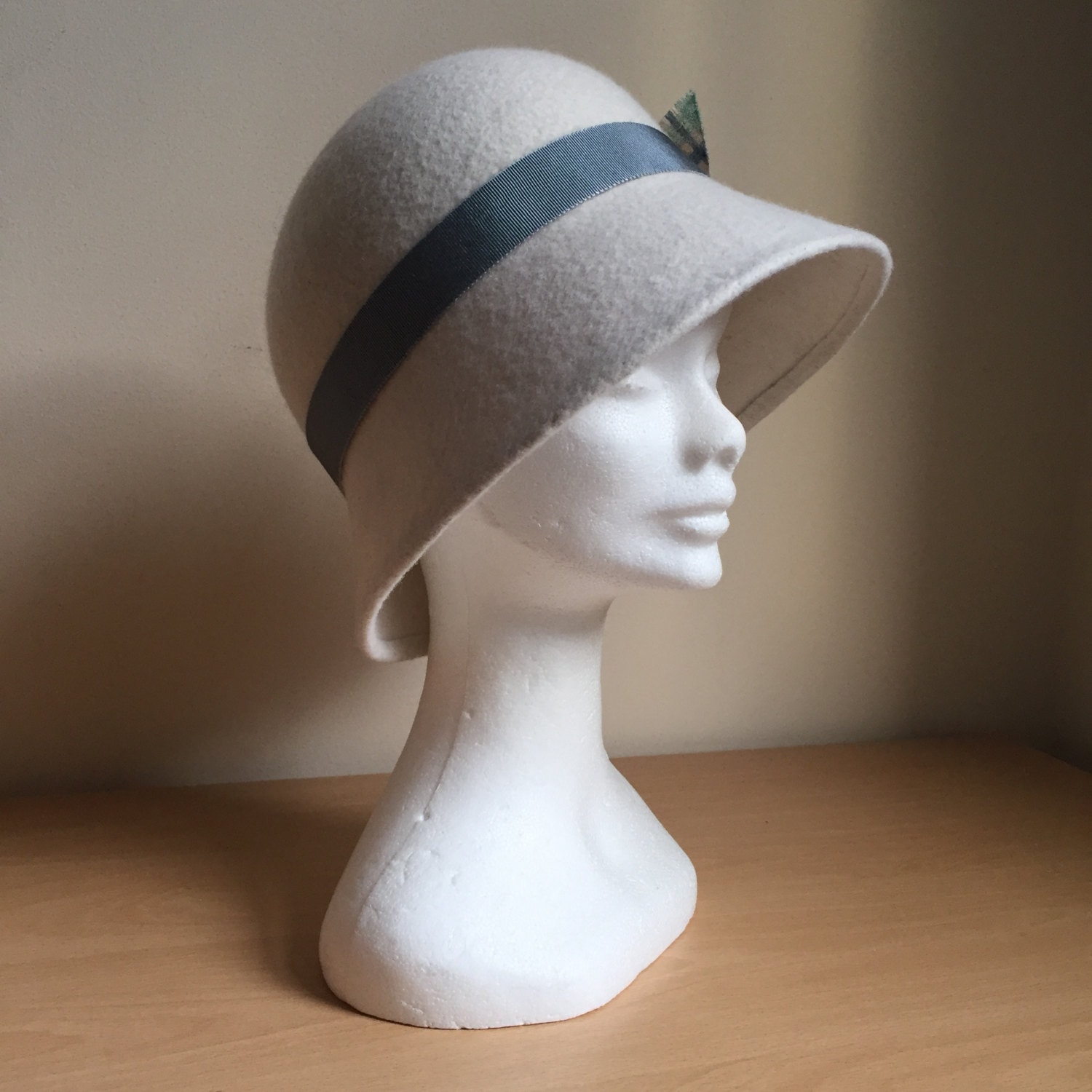 NWT Ivory felt cloche hat Vintage Ivory Wool Felt Hat Made USA Floral | Mercari main image 2