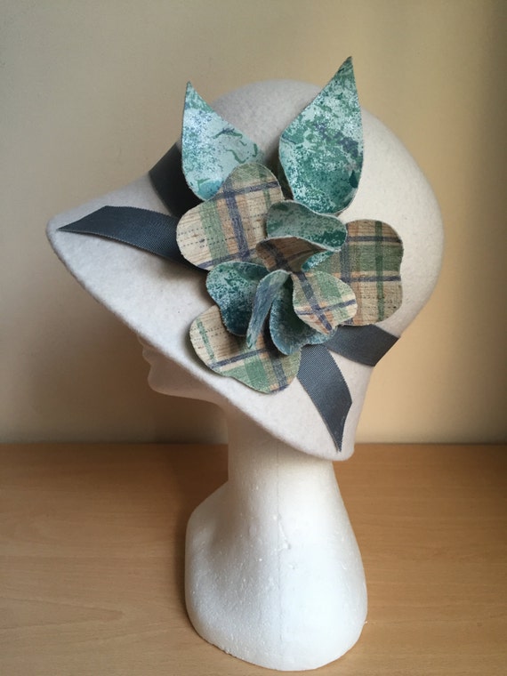 Ivory Felt Cloche Hat, Winter Cloche Hat, Flower Cloche Hat  display picture 1