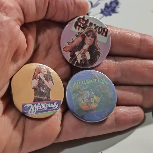 Helloween, saxon, whitesnake, lot of 3 pins vintage 80s genuine vintage 80s. Amazing gift for fans hard & heavy band 80s. For your jacket