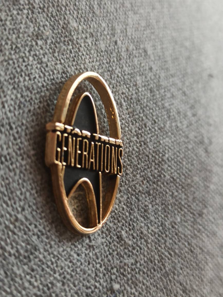 Metal & Black Enamel Star Trek Enterprise 90's  Pin Badge Brooch VINTAGE NEW 