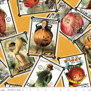 Puede incluir: Un diseño de tela con ilustraciones vintage de verduras como tomates, cebollas y pepinos. Las ilustraciones están sobre un fondo amarillo con un patrón de telaraña, creando un tema de Halloween.