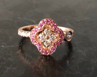 Diamante de oro rosa y anillo de trébol de zafiro rosa - 14K rosa amarillo oro rosa zafiro rosa diamante halo declaración regalo de anillo para ella