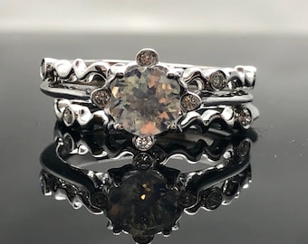 Conjunto de anillos de compromiso de Moonstone - .925 plata de ley de tres anillos conjunto nupcial - victoriano Vintage inspirado Arco iris piedra lunar juego anillo conjunto
