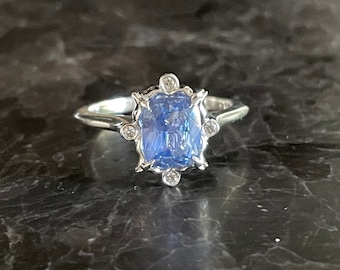 Anillo de compromiso de zafiro - Anillo de zafiro de oro blanco de oro blanco azul Elsa sin calentar anillo de zafiro natural y diamantes - Anillo de zafiro azul claro