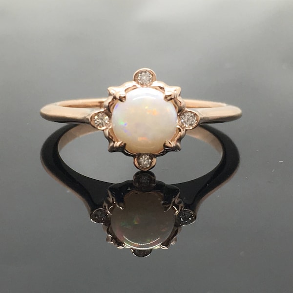 Rose Gold Opal Verlobungsring - 14K Roségold Opal und Diamant Vintage Inspirierter Ring - Rose Gold Australischer Opal und Diamant Viktorianisch Ring