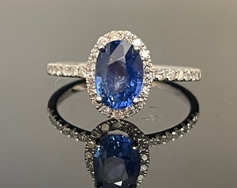 Anillo de compromiso de zafiro - Oro blanco de 18K sin calor Anillo natural de zafiro azul real y anillo de diamantes - Anillo de zafiro Diamond Halo