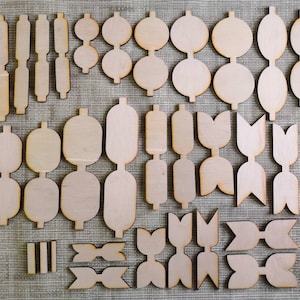 30pcs of wooden cut for bows template,mix and match, baby and kids small to medium size bows. No commercial licence needed. Approx 4" x 2.5"