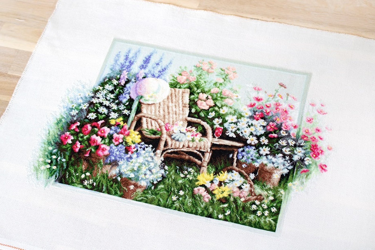 Luca-S Kreuzstich-Set „Blühender Garten Sessel“ – 43x28 Cm, Inkl. Stoff, Garn & Anleitung In 5 Sprachen