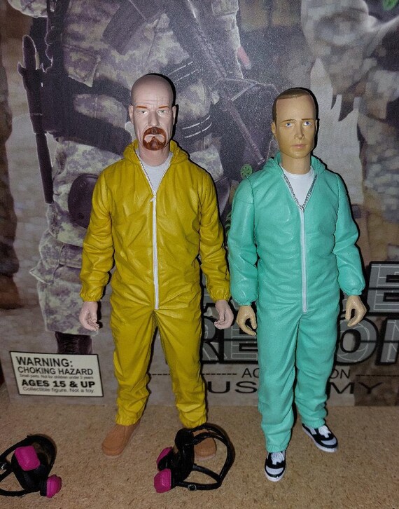 Mezco Inch Breaking Bad Walt and Jessie in Biohazard Suits With