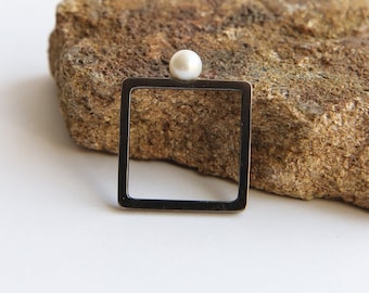 Black Silver Square Ring with Pearl. Geometric Stack Ring. Simple Handmade Everyday Ring. Jewelry with pearl. Gift for her. Engagement ring