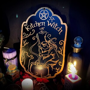The Witch Signs: Kitchen Witch Black Version - heidendom heidendom wicca wicca laser gegraveerde pyrografie hekserij hekserij keuken